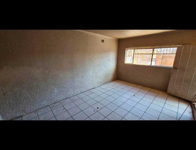 12 BEDROOM HOUSE FOR SALE IN BRAKPAN CENTRAL